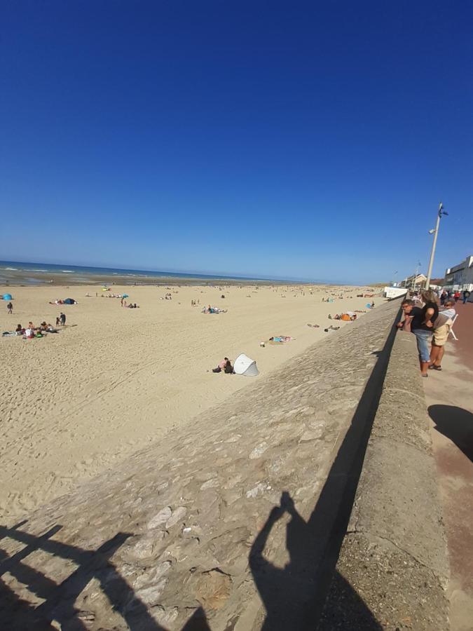 Les Obiones, Fort Mahon Plage, magnifique studio cabine 4p vue latérale mer avec balcon , parking privé gratuit, wifi, classé 2 étoiles, exposition plein sud en Baie de Somme Exterior foto
