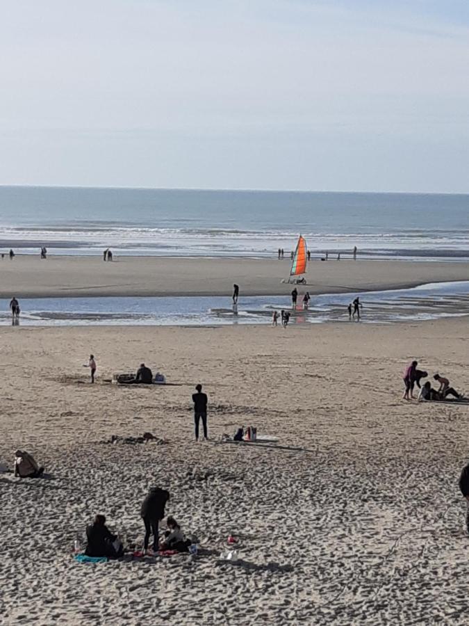 Les Obiones, Fort Mahon Plage, magnifique studio cabine 4p vue latérale mer avec balcon , parking privé gratuit, wifi, classé 2 étoiles, exposition plein sud en Baie de Somme Exterior foto