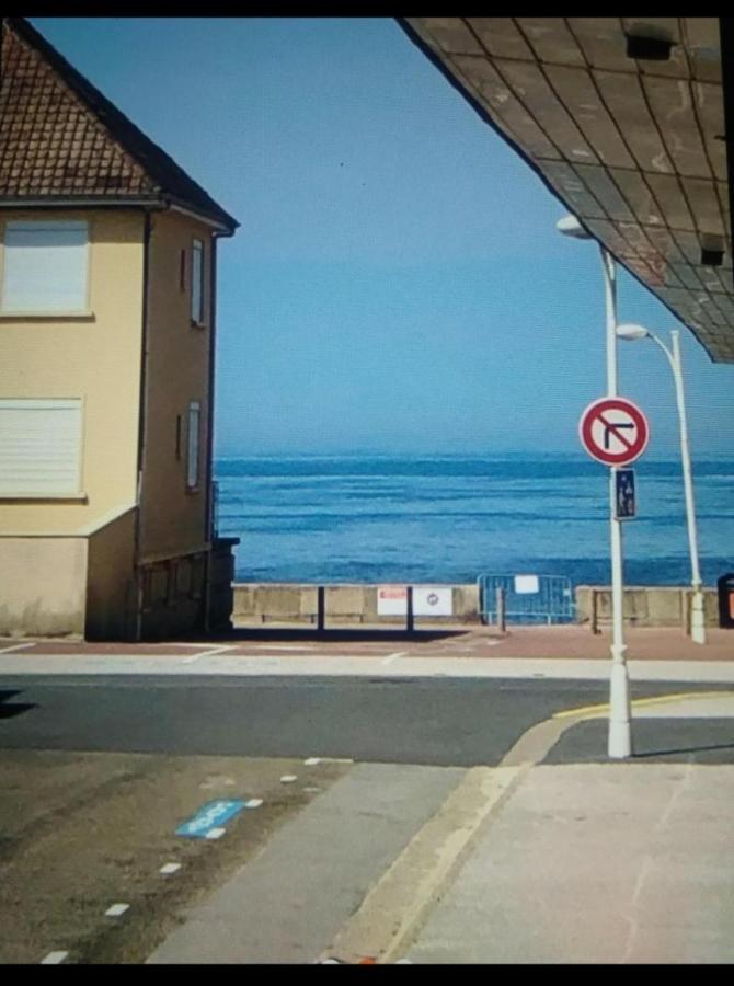 Les Obiones, Fort Mahon Plage, magnifique studio cabine 4p vue latérale mer avec balcon , parking privé gratuit, wifi, classé 2 étoiles, exposition plein sud en Baie de Somme Exterior foto