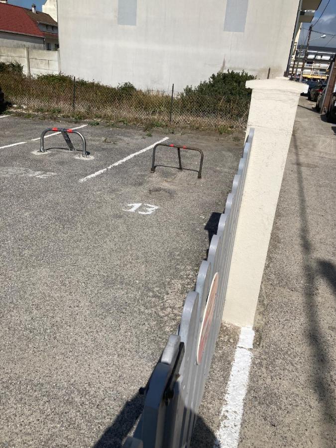 Les Obiones, Fort Mahon Plage, magnifique studio cabine 4p vue latérale mer avec balcon , parking privé gratuit, wifi, classé 2 étoiles, exposition plein sud en Baie de Somme Exterior foto